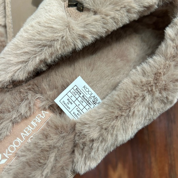 Koolaburra UGG Tan Faux Fur Fuzzy Slide Sandals Women's Size 8 US - Picture 6 of 8